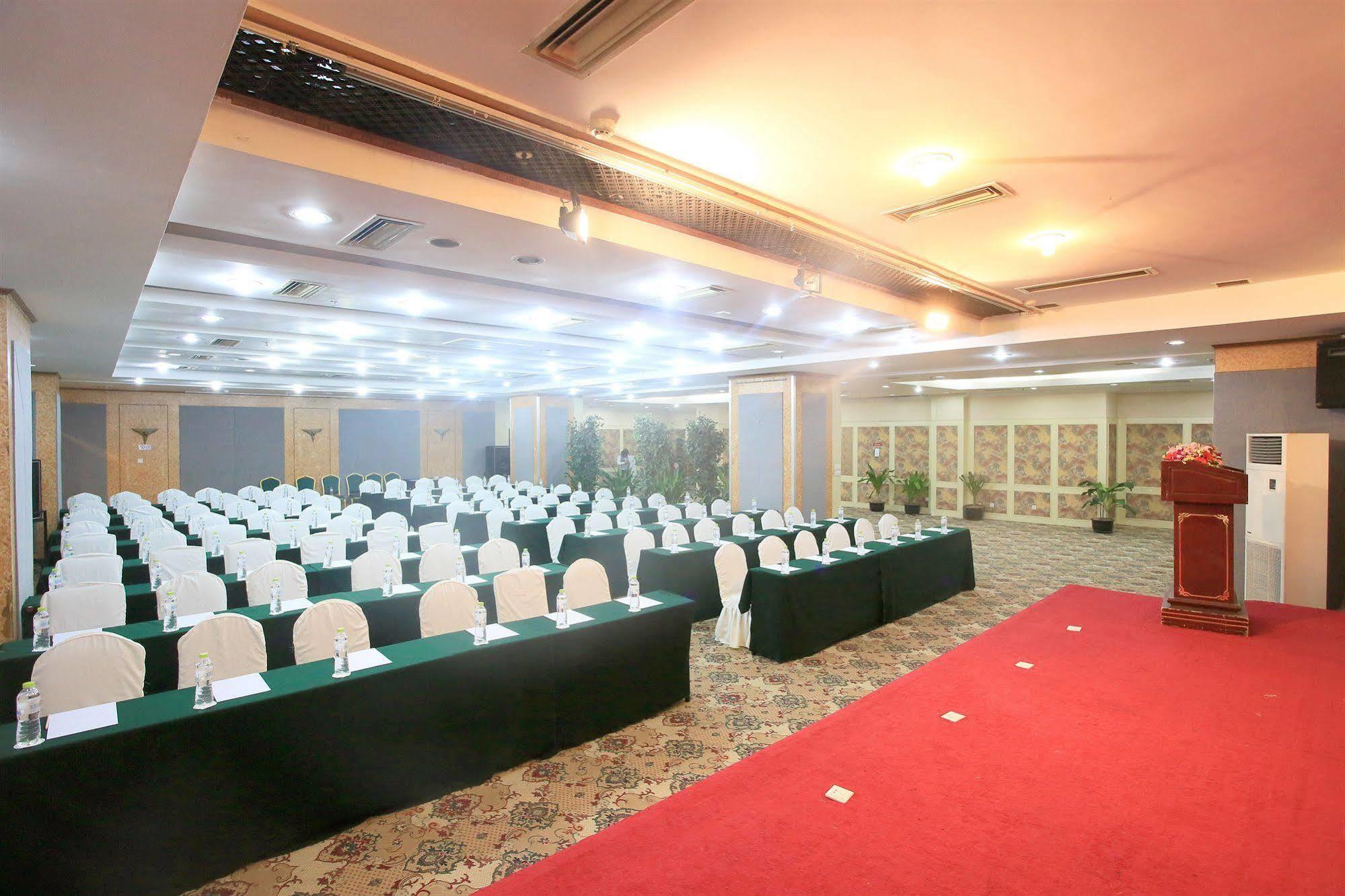 Garden City Hotel เฉิงตู ภายนอก รูปภาพ